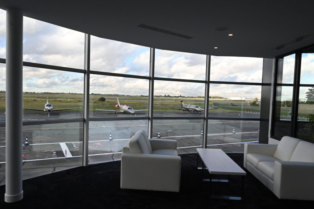 Airport lounges step up their game to serve millennials, solo travelers