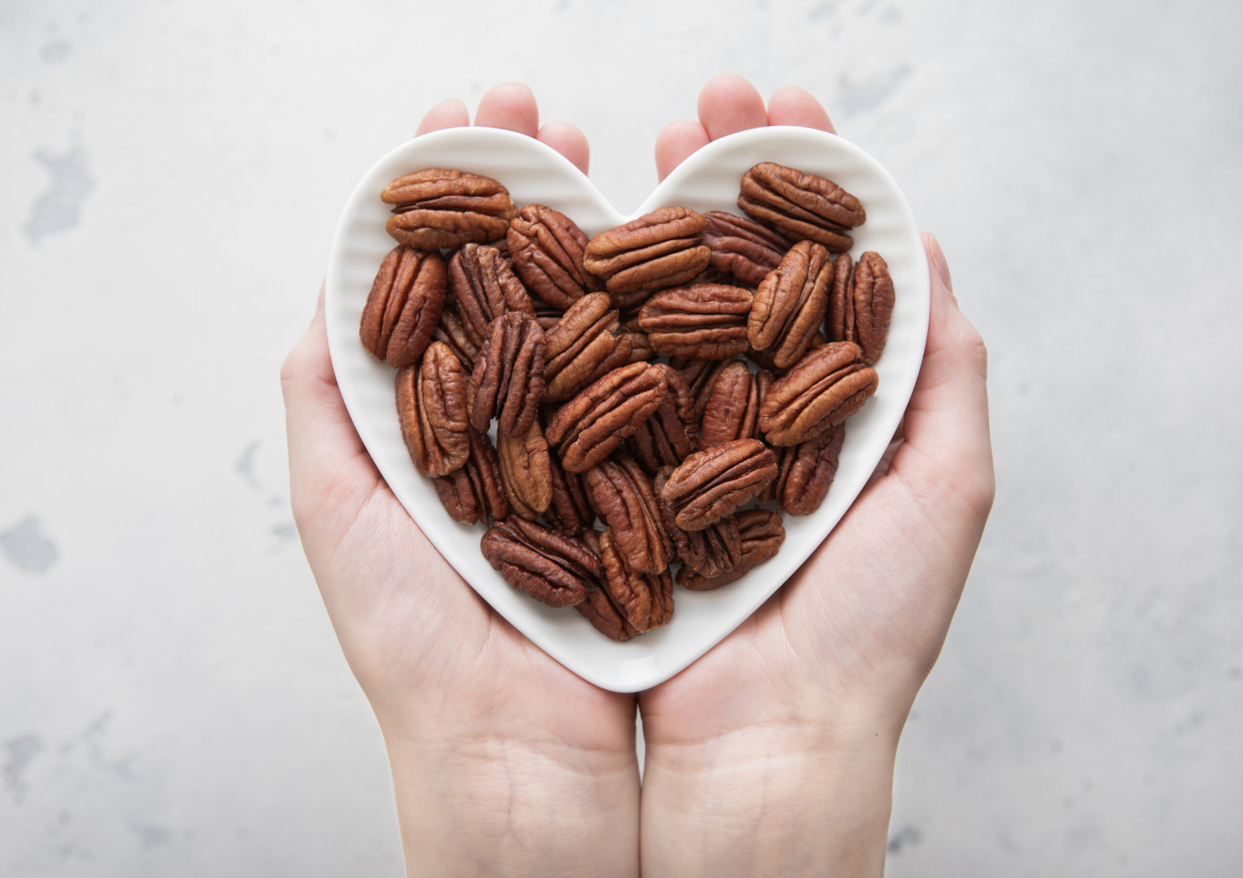 Beyond the pie: How pecans deliver heart-healthy, everyday nutrition 